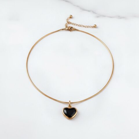 Gold Snake Chain Heart Pendant Necklace – Elegant Black Enamel Minimalist Jewelry