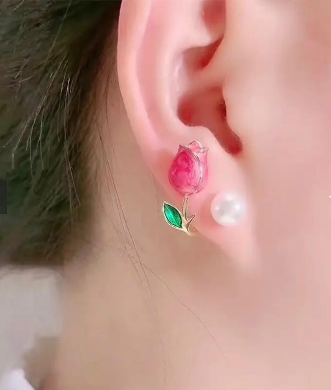 Elegant Black Clover Stud Earrings – Gold Plated Lucky Four-Leaf Flower Jewelry - Image 2