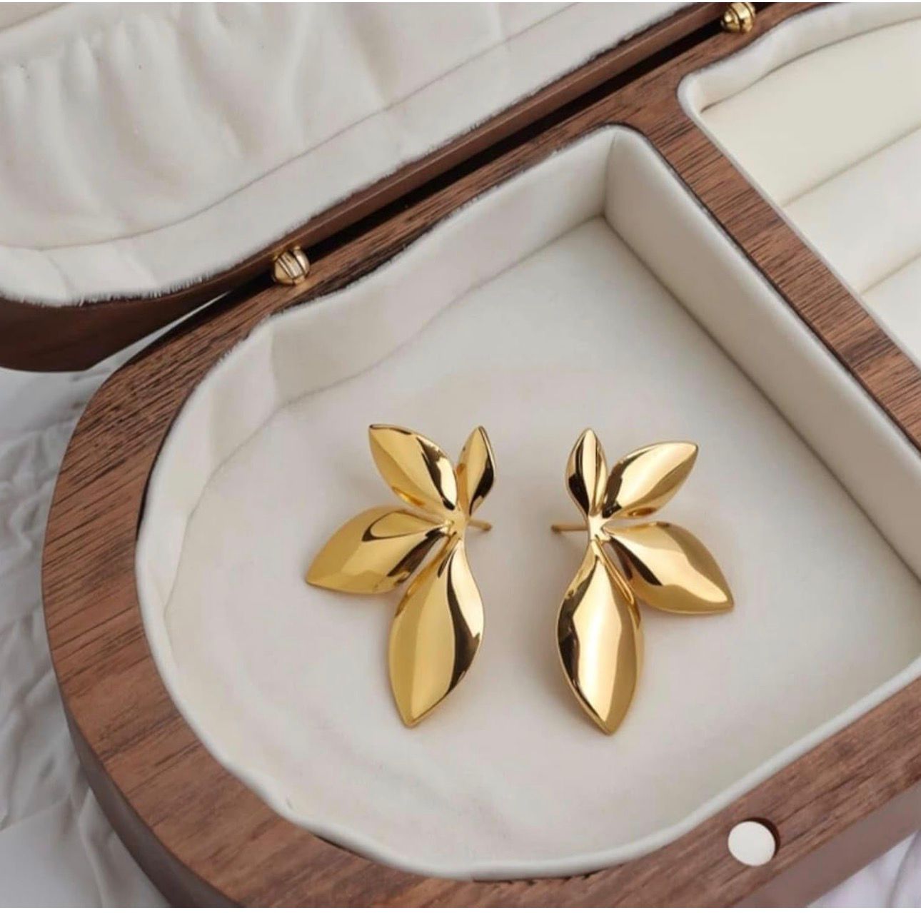 Gold Sculptural Petal Drop Earrings – Modern Botanical Statement Jewelry for Women - Image 3