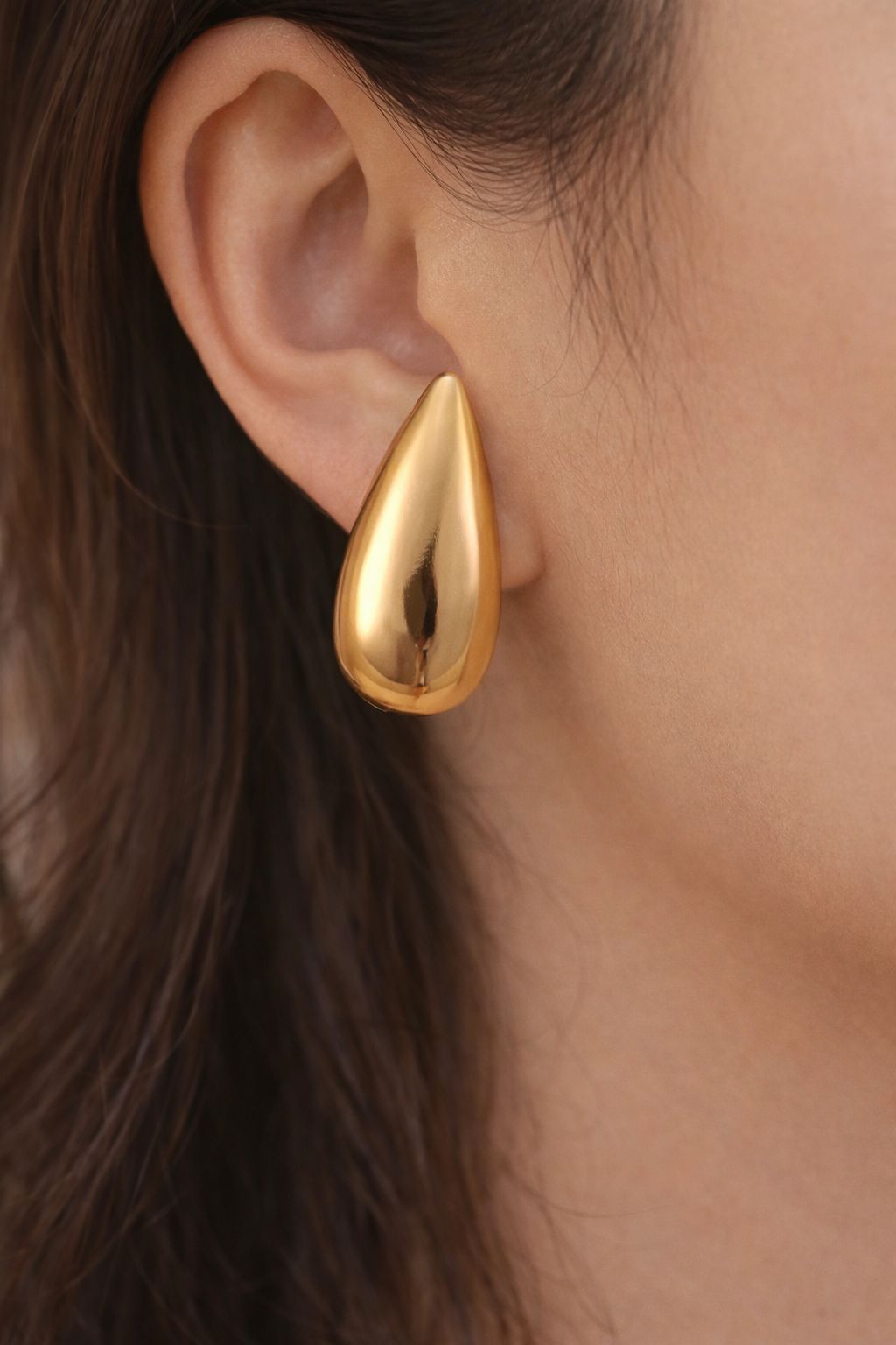 Chunky Gold Teardrop Stud Earrings – Bold Minimalist Waterdrop Statement Jewelry for Women - Image 2